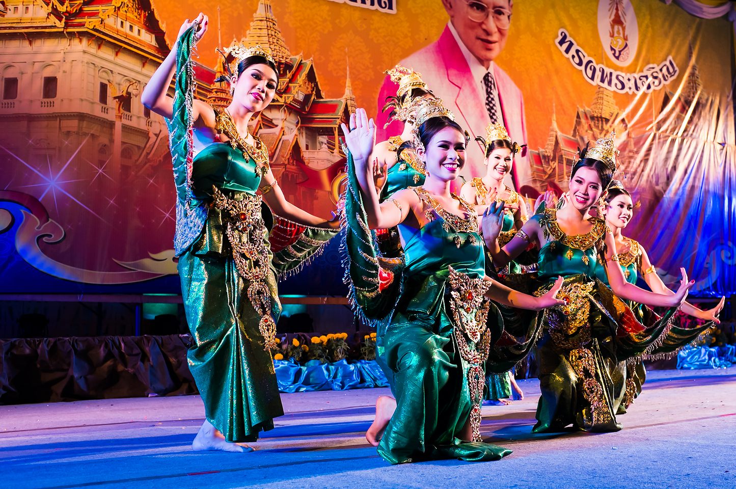 Thung Sri Muang 2015 - urodziny króla Tajlandii - Zdjęcie 23 z 26